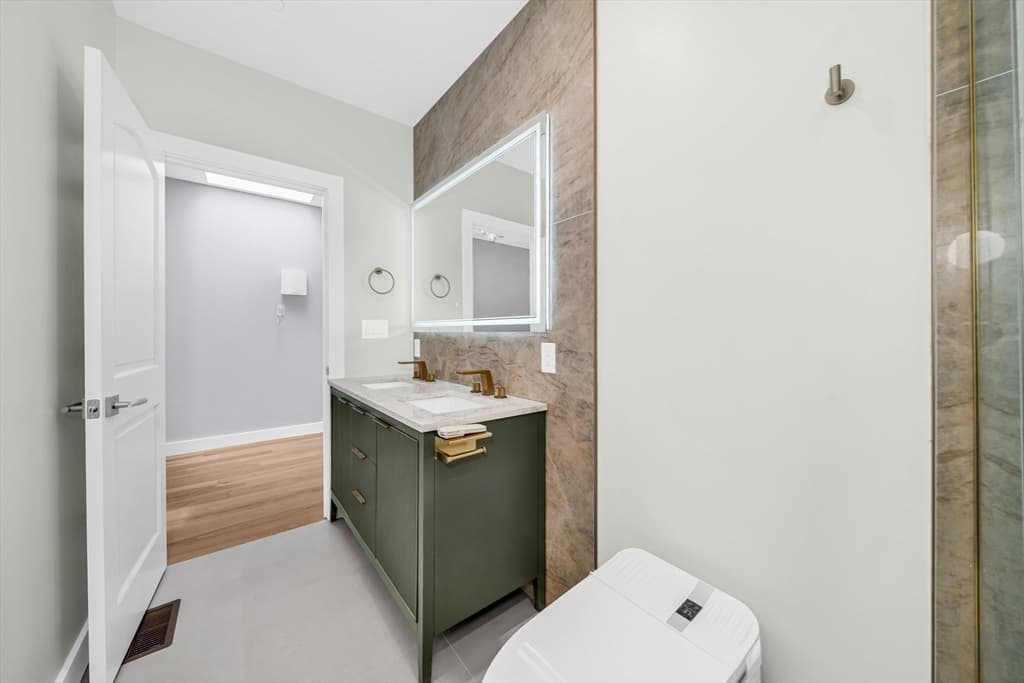 181 Maverick PH, Boston MA 02128 photo 11