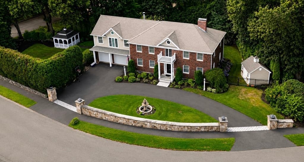 10 Juniper Hill Road, Waltham MA 02452