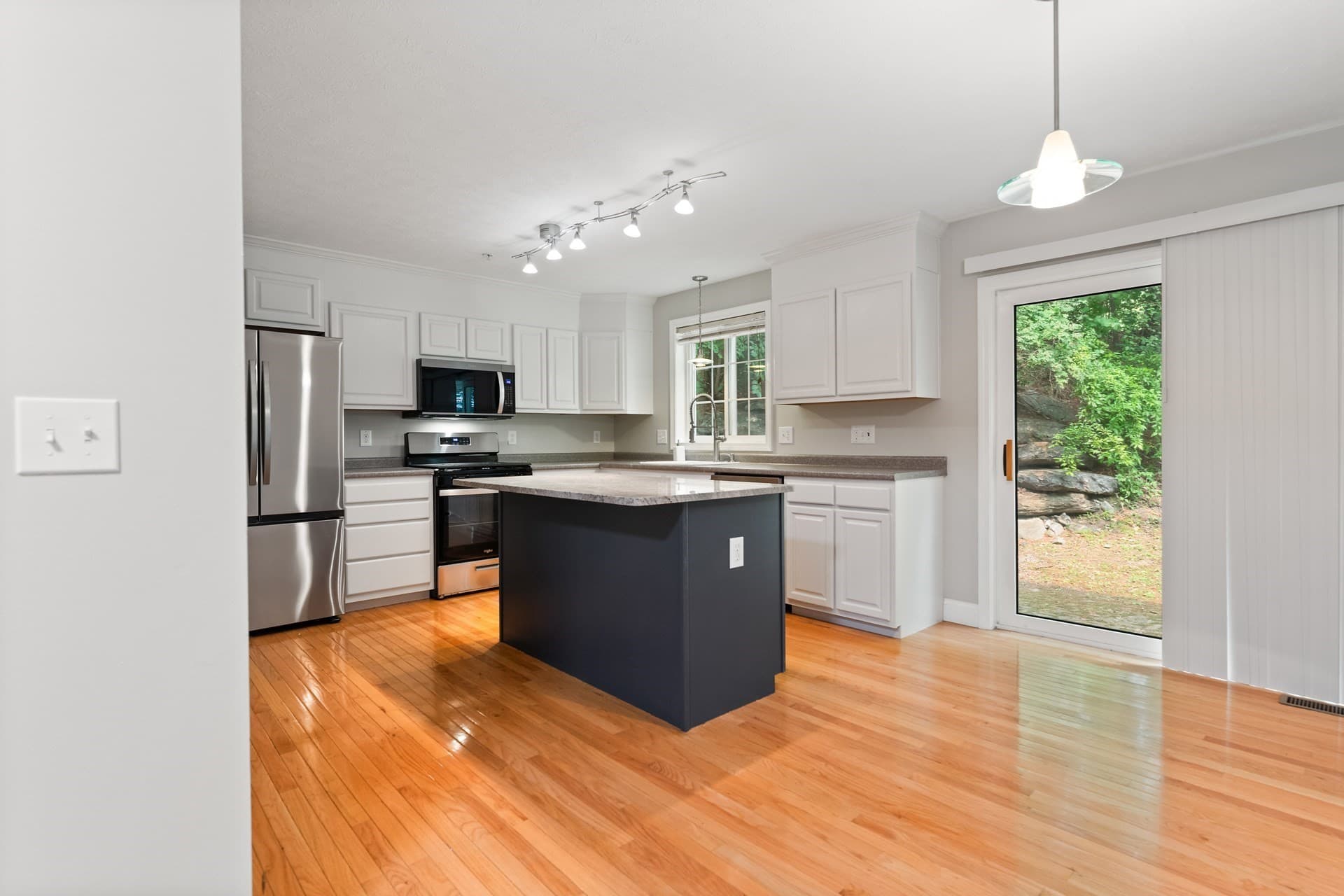 Condominium at 36 Georgetown Drive, Nashua NH 03062, Nashua, photo 6 of 36