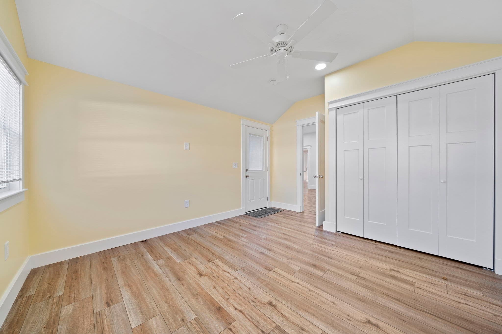 4 Family at 218 South Ave, Whitman MA 02382, photo 17 of 40