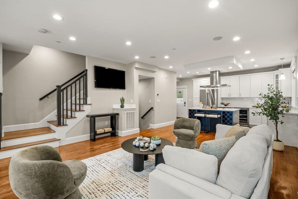 14 Pearl # B, Somerville MA 02145 photo 3