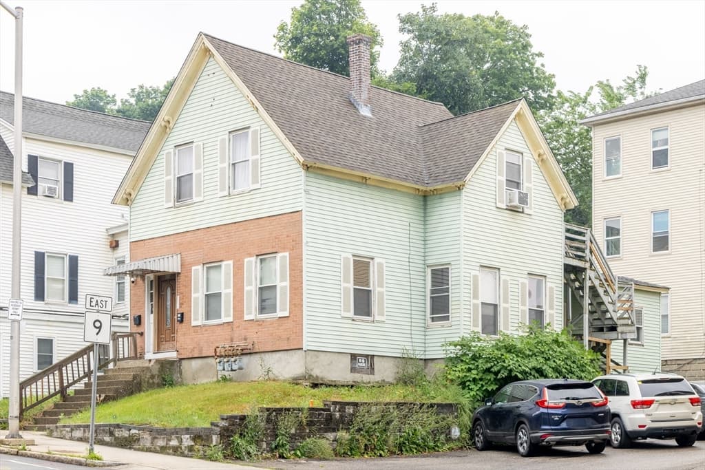 124 Belmont St, Worcester MA 01605 photo 2