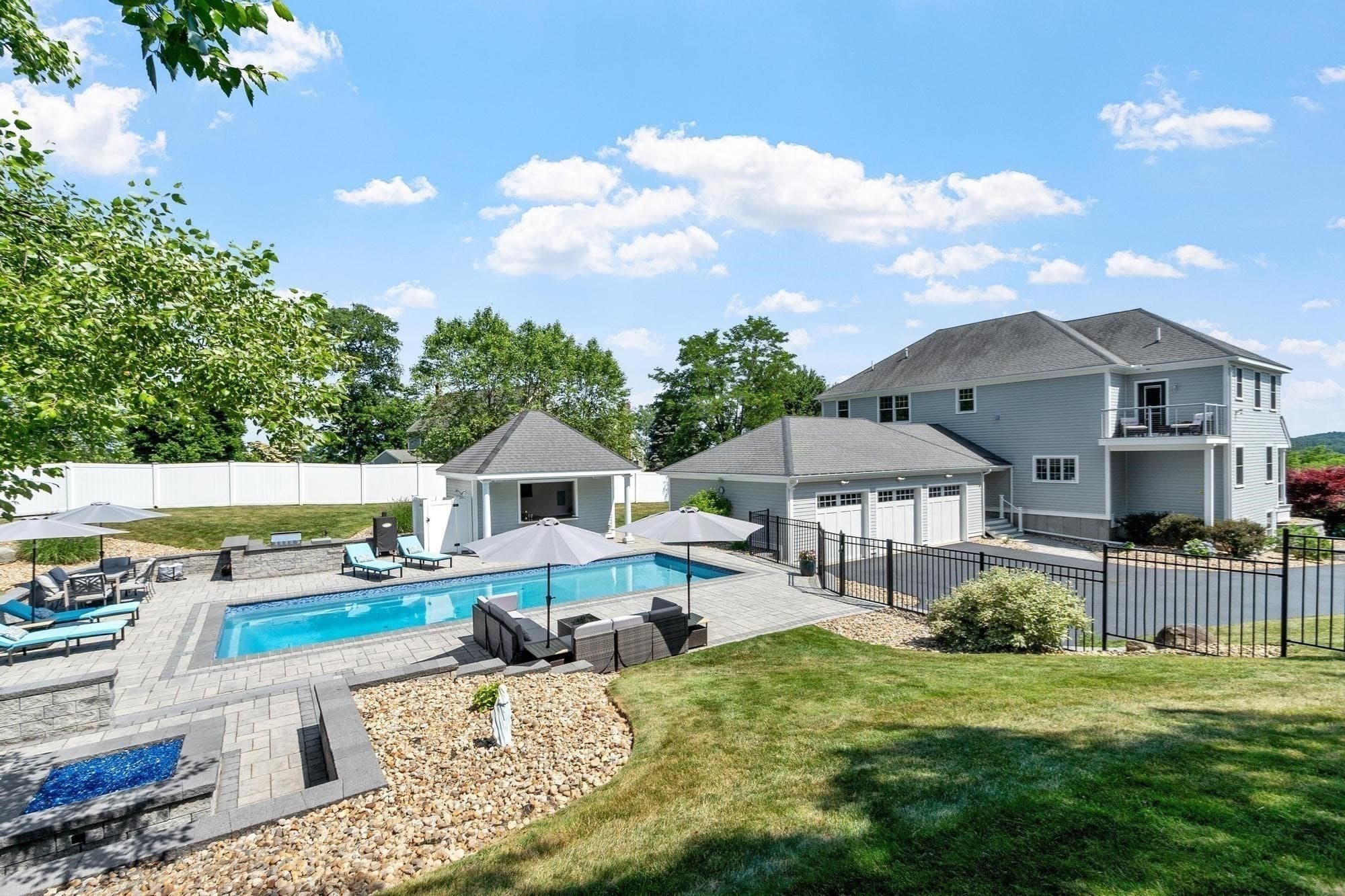Single Family Residence at 7 Bridle Spur Ln, Danvers MA 01923, Danvers, photo 7 of 42