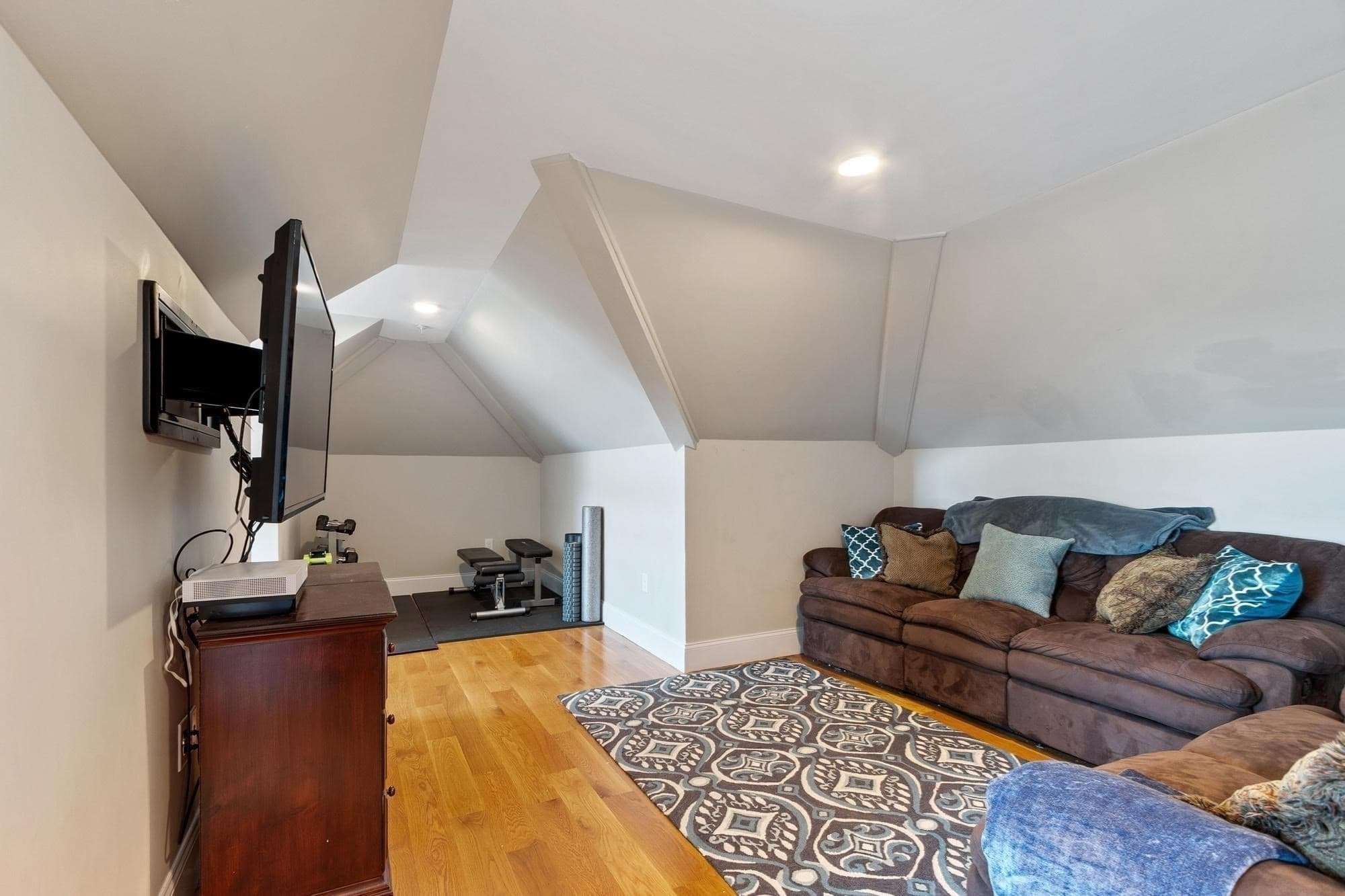Single Family Residence at 7 Bridle Spur Ln, Danvers MA 01923, Danvers, photo 36 of 42