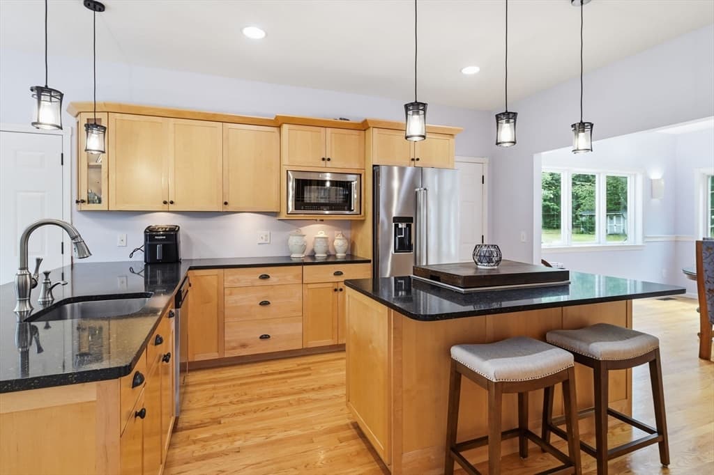 20 Raymond Cir, Westfield MA 01085 photo 12