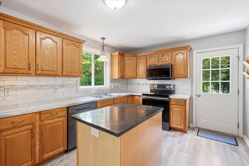 8 Rebecca Rd, Freetown MA 02702 photo 12