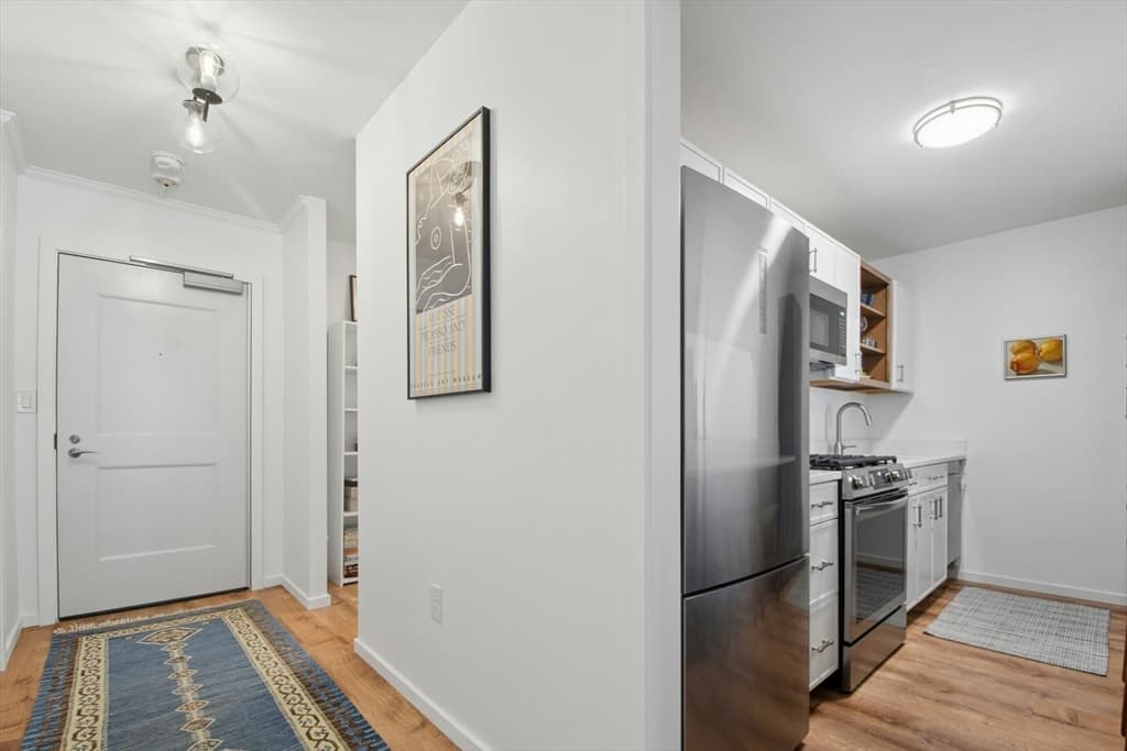 6 Whittier Pl # 3L, Boston MA 02114 photo 12