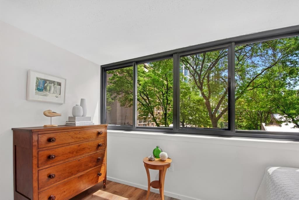 6 Whittier Pl # 3L, Boston MA 02114 photo 3