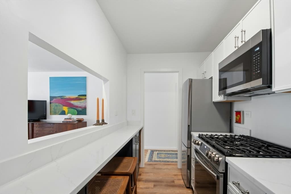 6 Whittier Pl # 3L, Boston MA 02114 photo 10