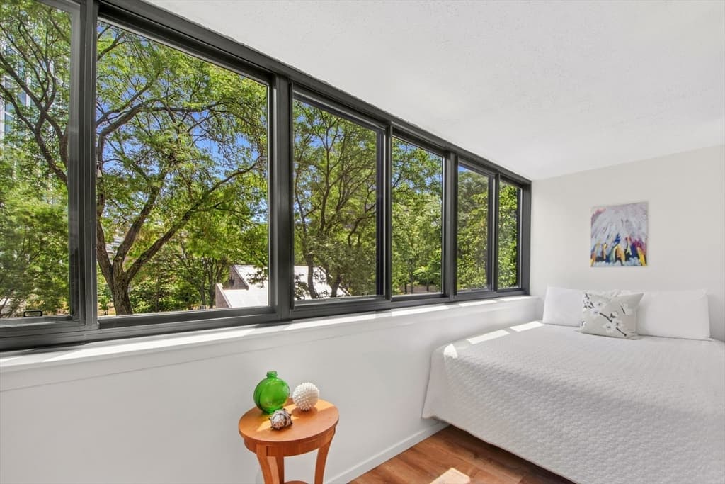 6 Whittier Pl # 3L, Boston MA 02114 photo 4