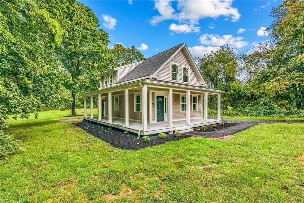 145 Plymouth St, Carver MA 02330 photo 4