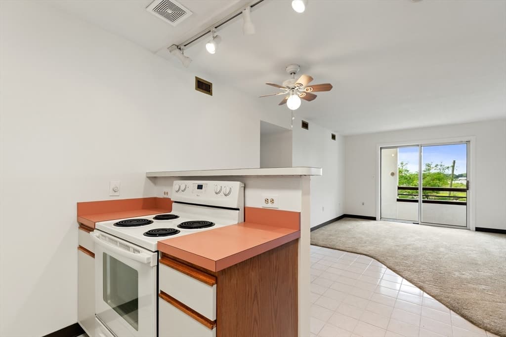 21 Margin St # 27, Lynn MA 01905 photo 10