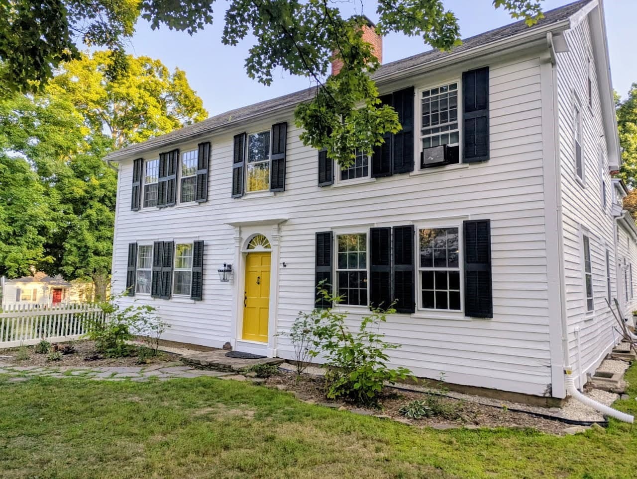 16 Parish Hill Rd, Granby MA 01033