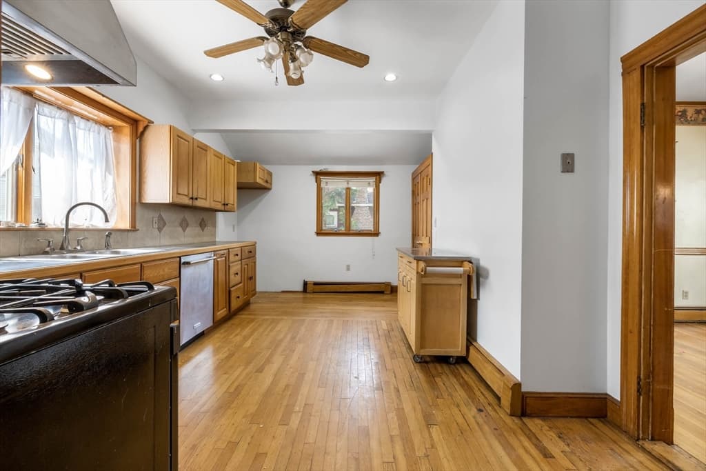 616 Adams St, Quincy MA 02169 photo 19