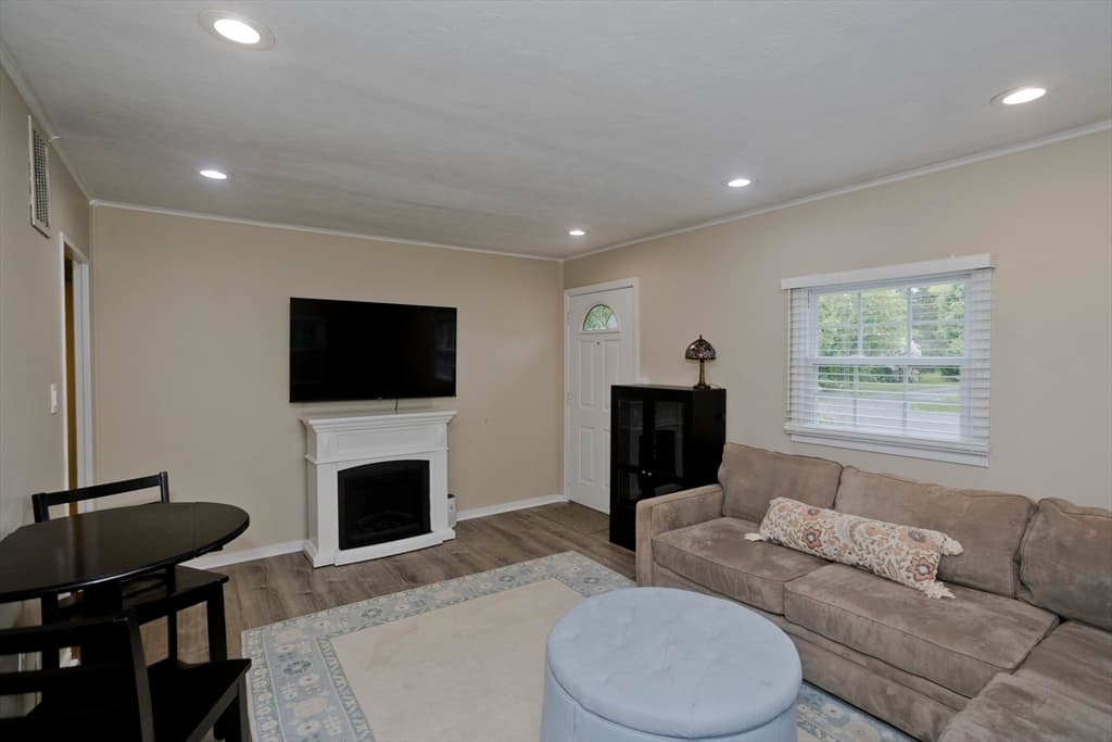 29 Lawnwood Ave, Longmeadow MA 01106 photo 4