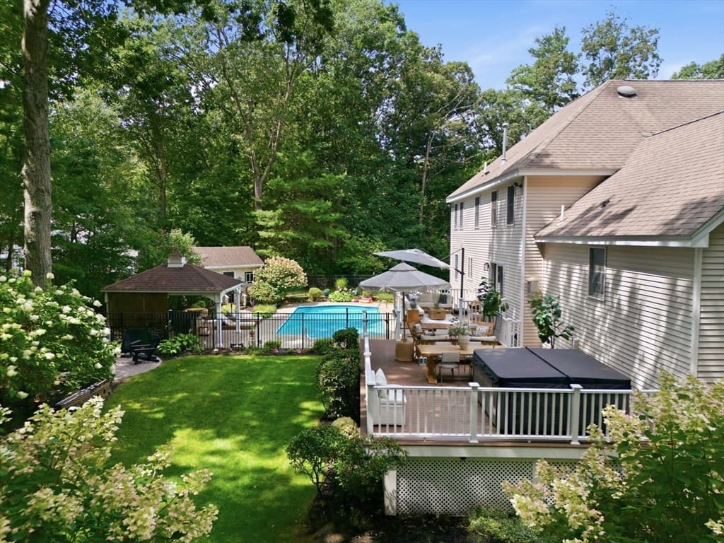 Single Family Residence at 112 Aldrich Rd, Wilmington MA 01887, Wilmington, photo 4 of 42
