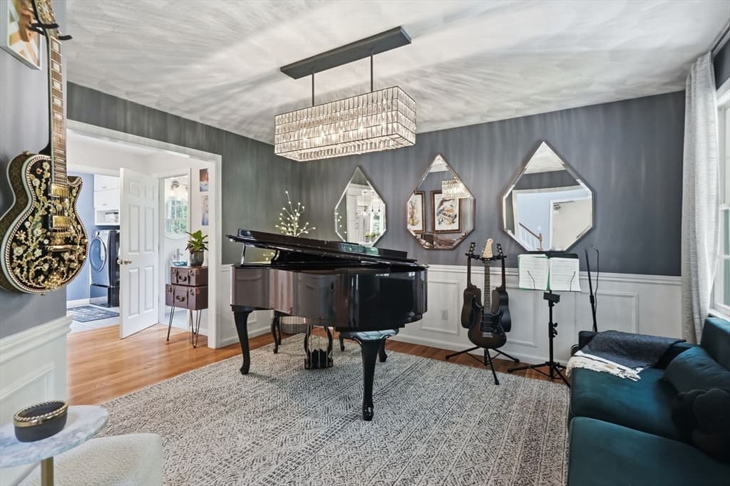 Single Family Residence at 112 Aldrich Rd, Wilmington MA 01887, Wilmington, photo 8 of 42