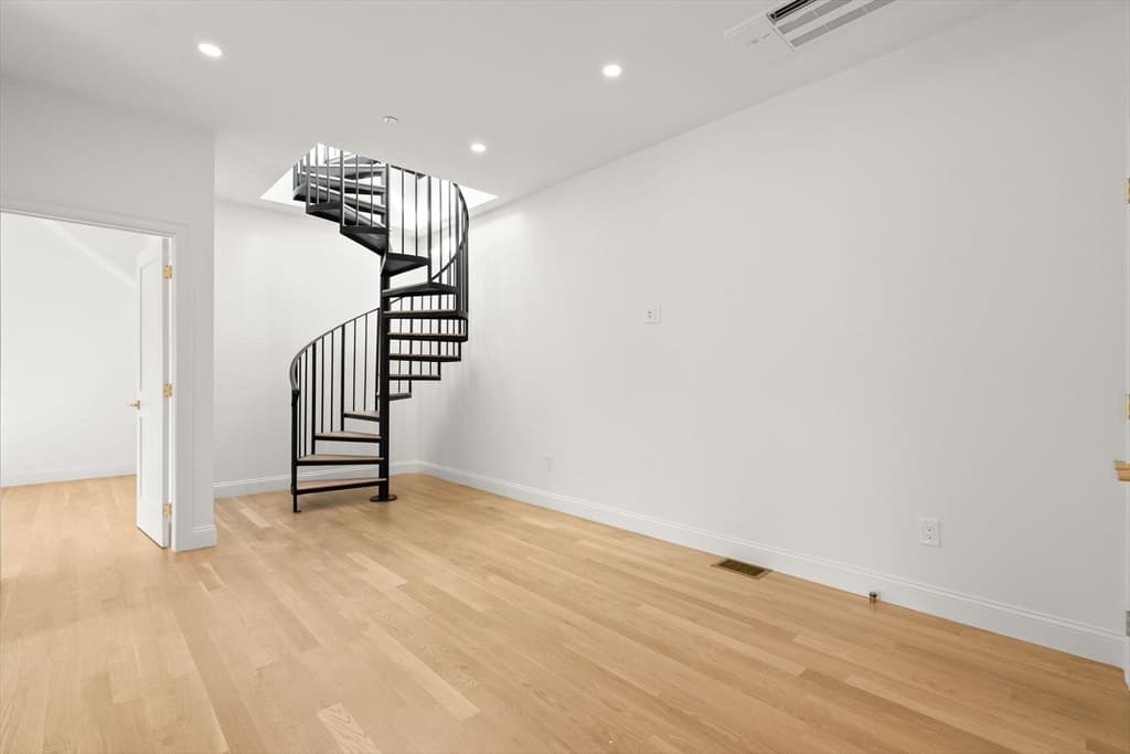27 Shepard St # 2, Boston MA 02135 photo 33