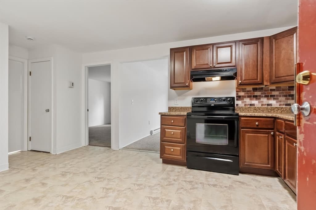 56 Edgeworth # 3, Worcester MA 01605 photo 3