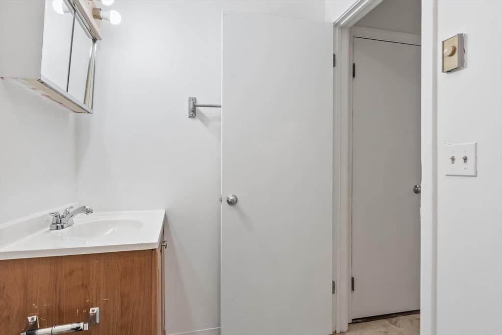 56 Edgeworth # 3, Worcester MA 01605 photo 9