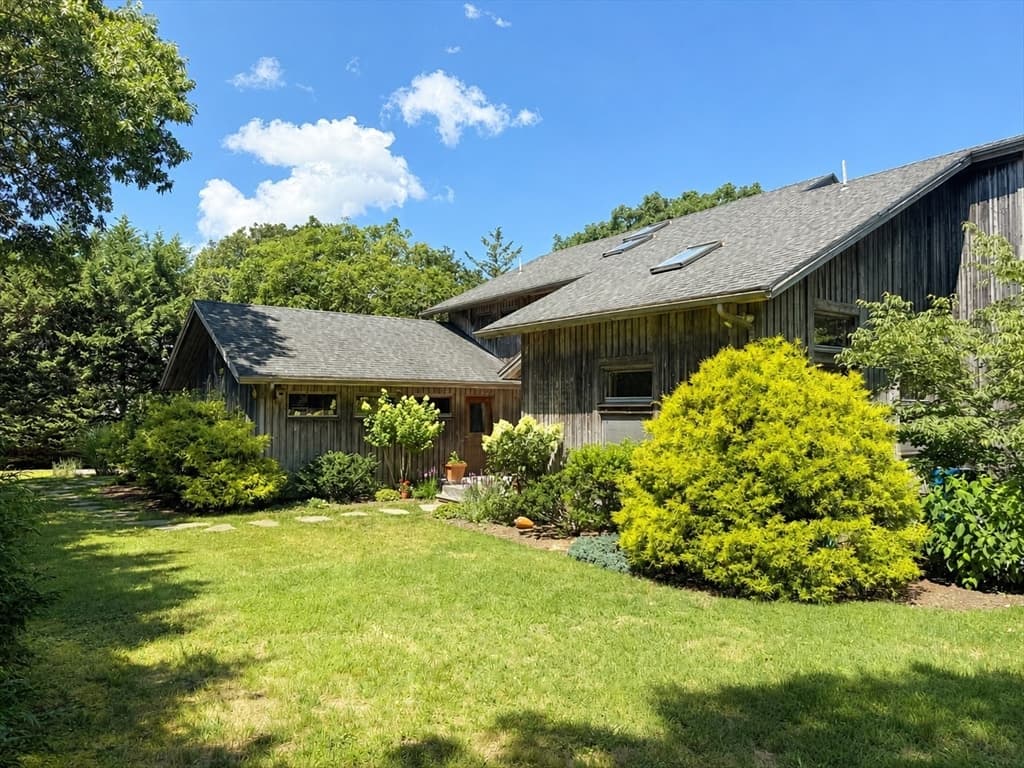 19 Llewellyn Way, Edgartown MA 02539