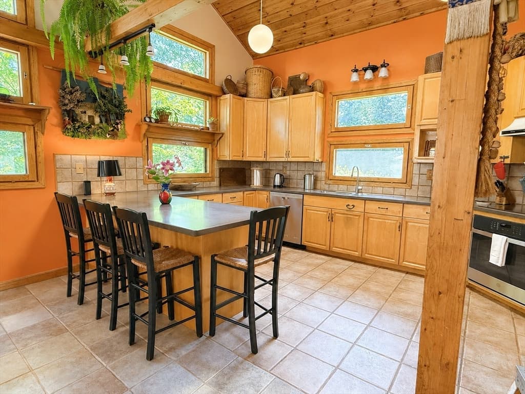 19 Llewellyn Way, Edgartown MA 02539 photo 4