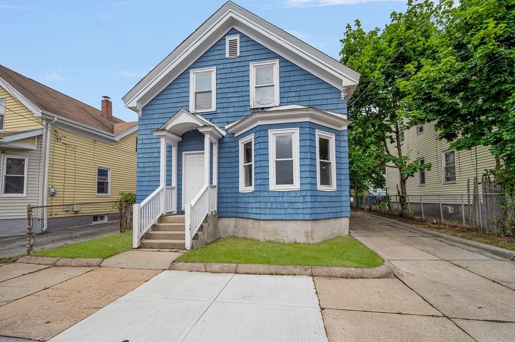 23 Grand St, Providence RI 02907 photo 2