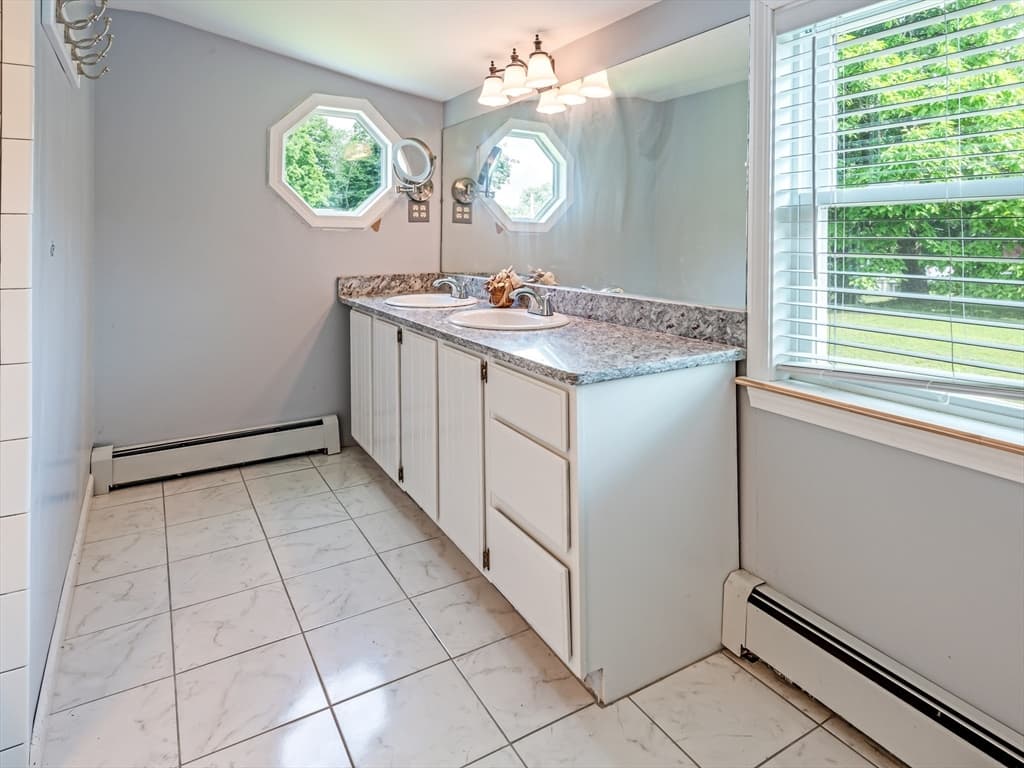 253 Central St, Hudson MA 01749 photo 28