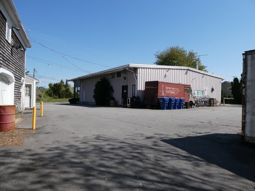 330 Hathaway Rd, New Bedford MA 02746 photo 5
