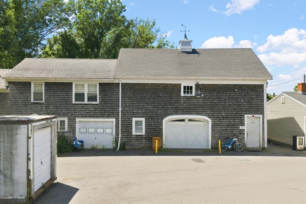 330 Hathaway Rd, New Bedford MA 02746 photo 9