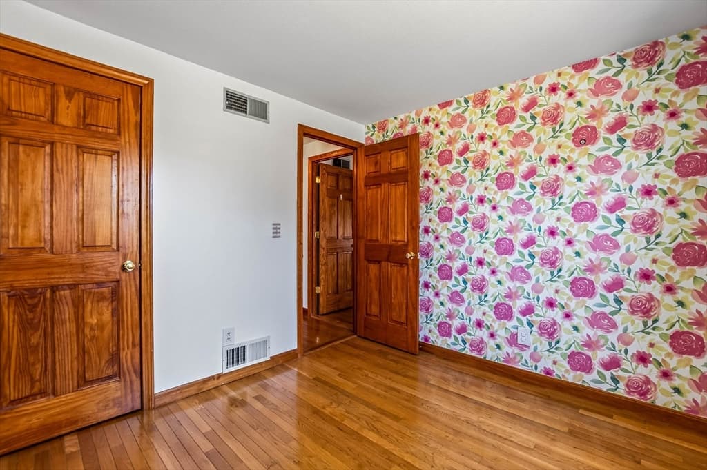 Single Family Residence at 21 Cardosi Court, Pawtucket RI 02861, Pawtucket, photo 9 of 41