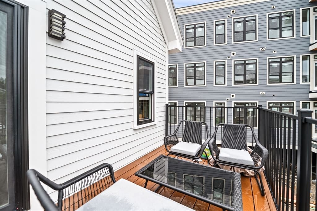6-8 Weld Hill St, Boston MA 02130 photo 4