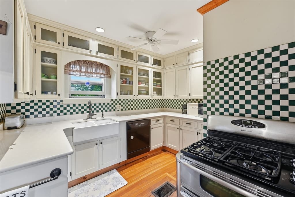 25 Garfield St, Greenfield MA 01301 photo 9