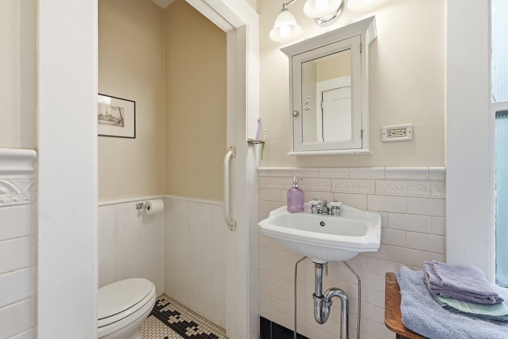 25 Garfield St, Greenfield MA 01301 photo 29