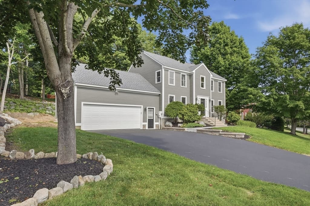 22 Wachusett Cir, Shrewsbury MA 01545 photo 2