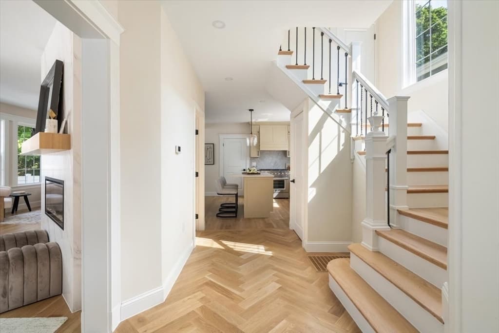 8 Hollis Street, Newton MA 02458 photo 2