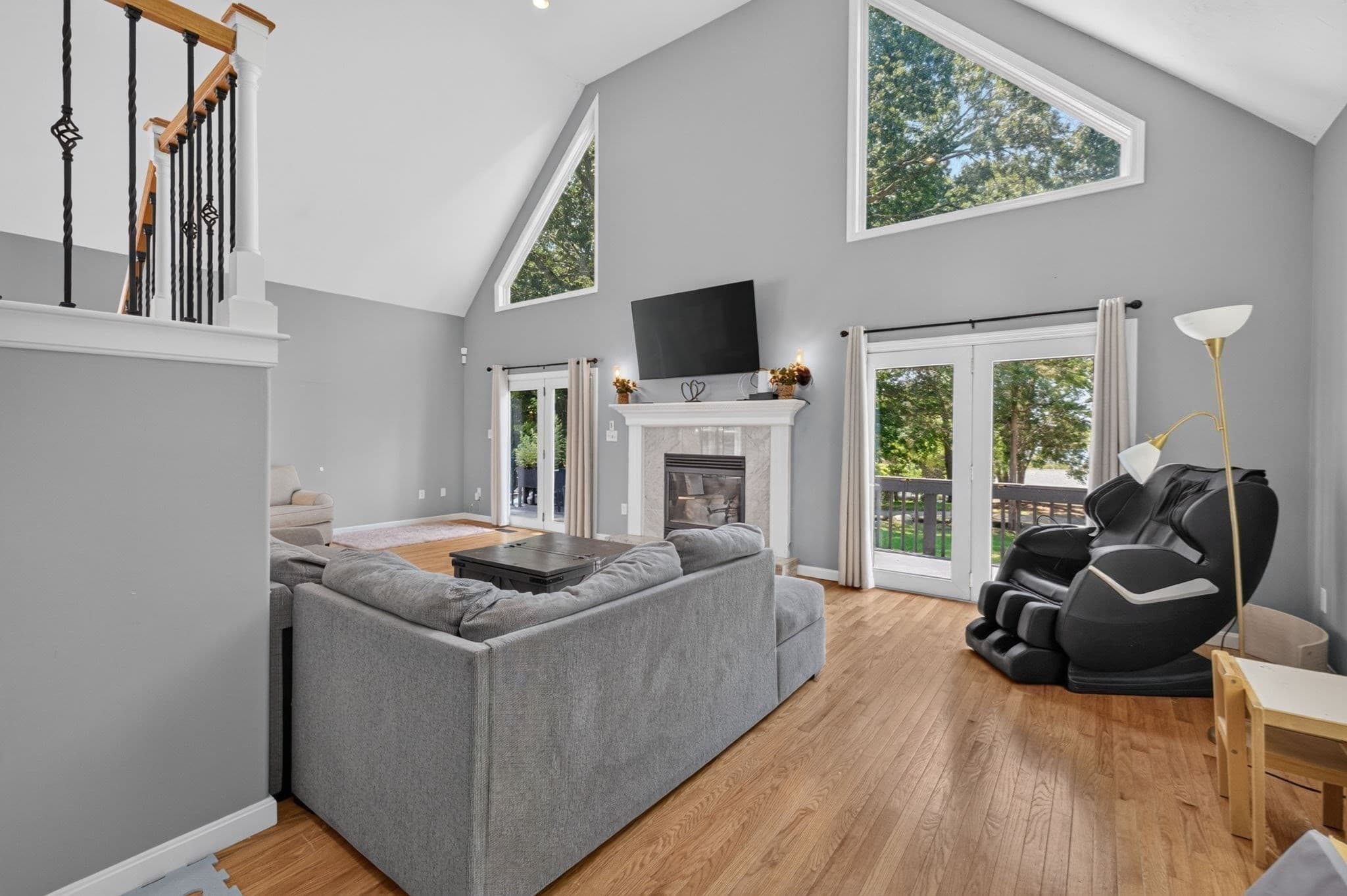 Single Family Residence at 9 Broadview Ave, Berkley MA 02779, Berkley, photo 13 of 40