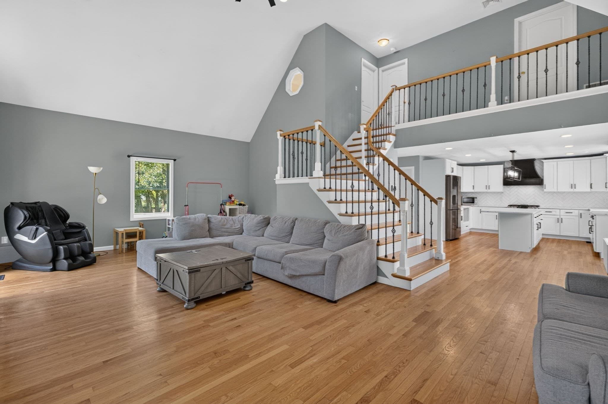Single Family Residence at 9 Broadview Ave, Berkley MA 02779, Berkley, photo 10 of 40