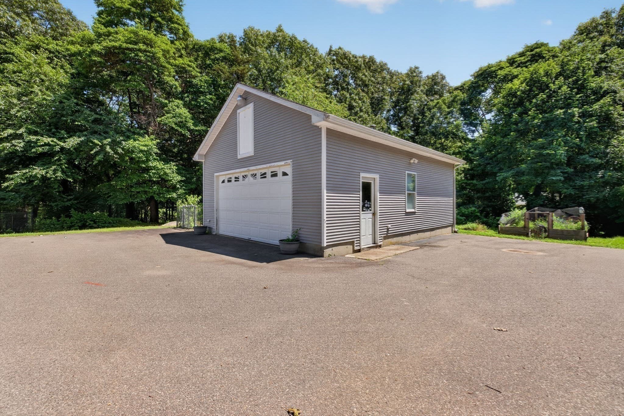 Single Family Residence at 9 Broadview Ave, Berkley MA 02779, Berkley, photo 33 of 40