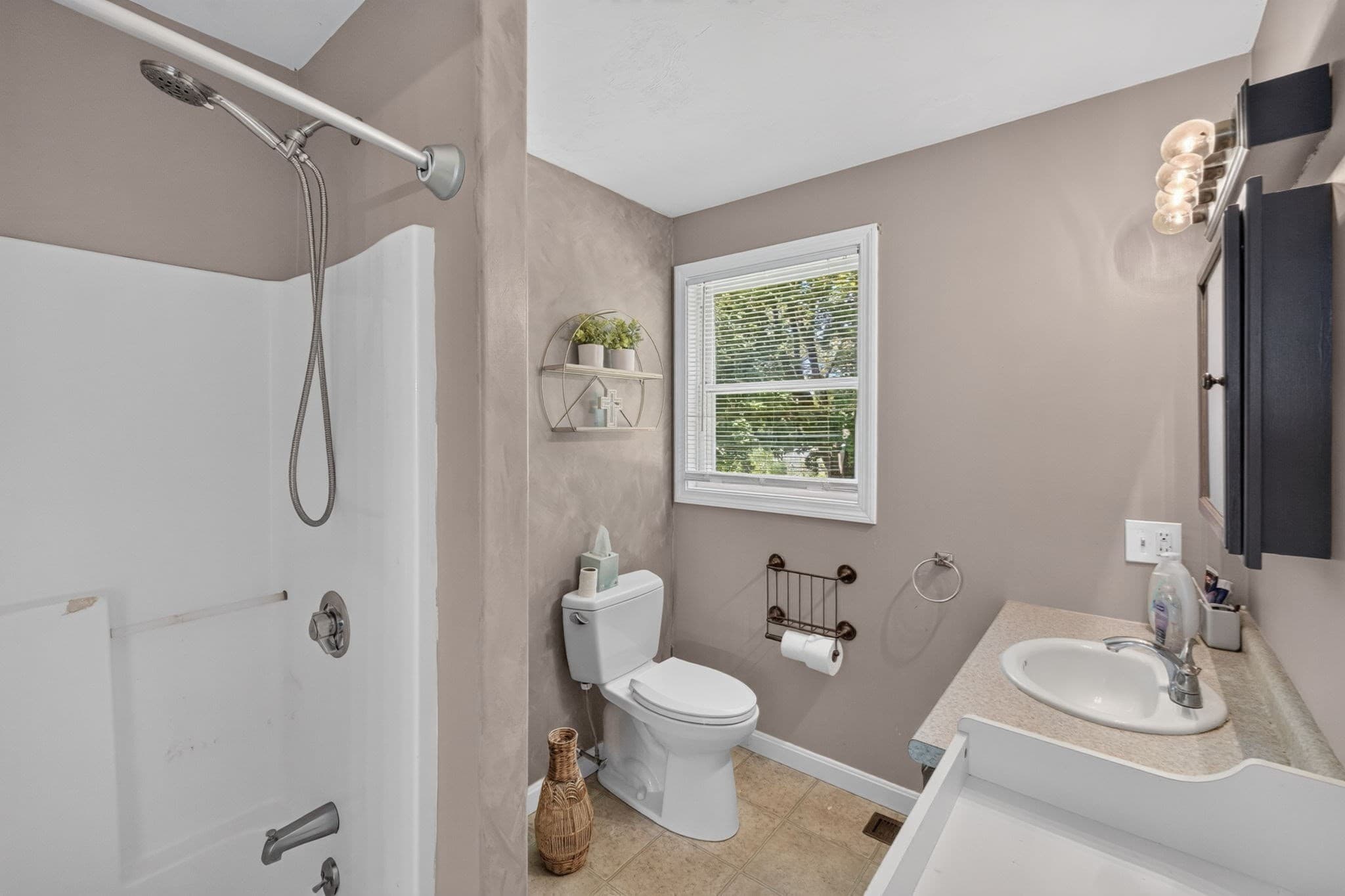 Single Family Residence at 9 Broadview Ave, Berkley MA 02779, Berkley, photo 18 of 40