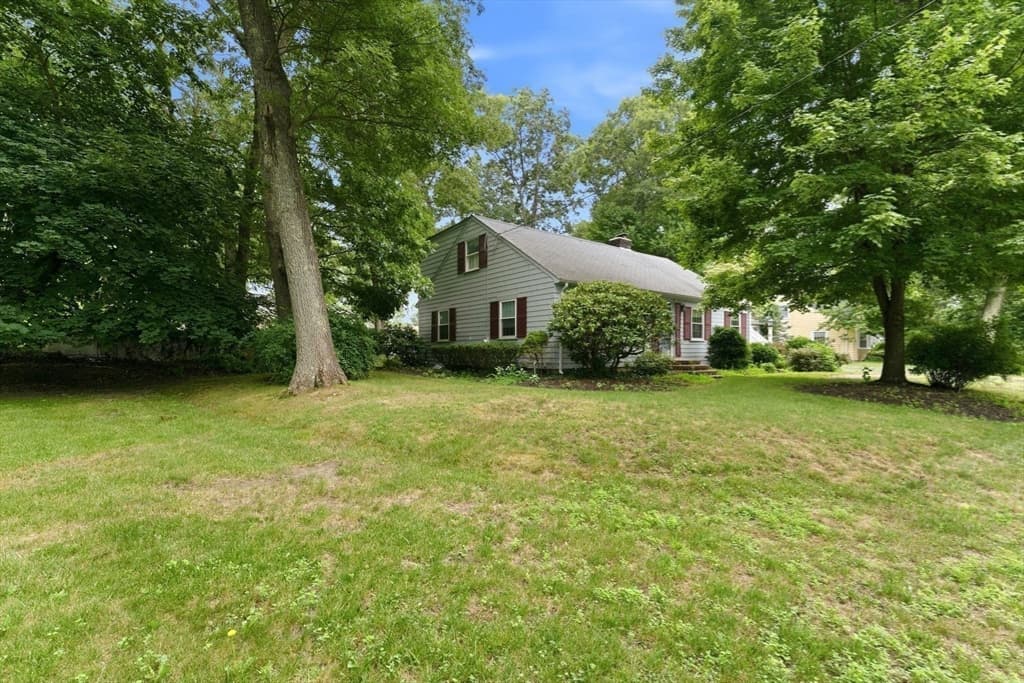 127 Anawan Rd, North Attleboro MA 02760 photo 3