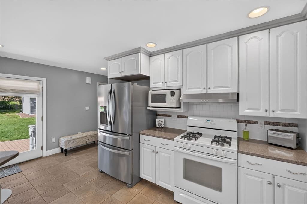 63 Ansel White Dr, Acushnet MA 02743 photo 6