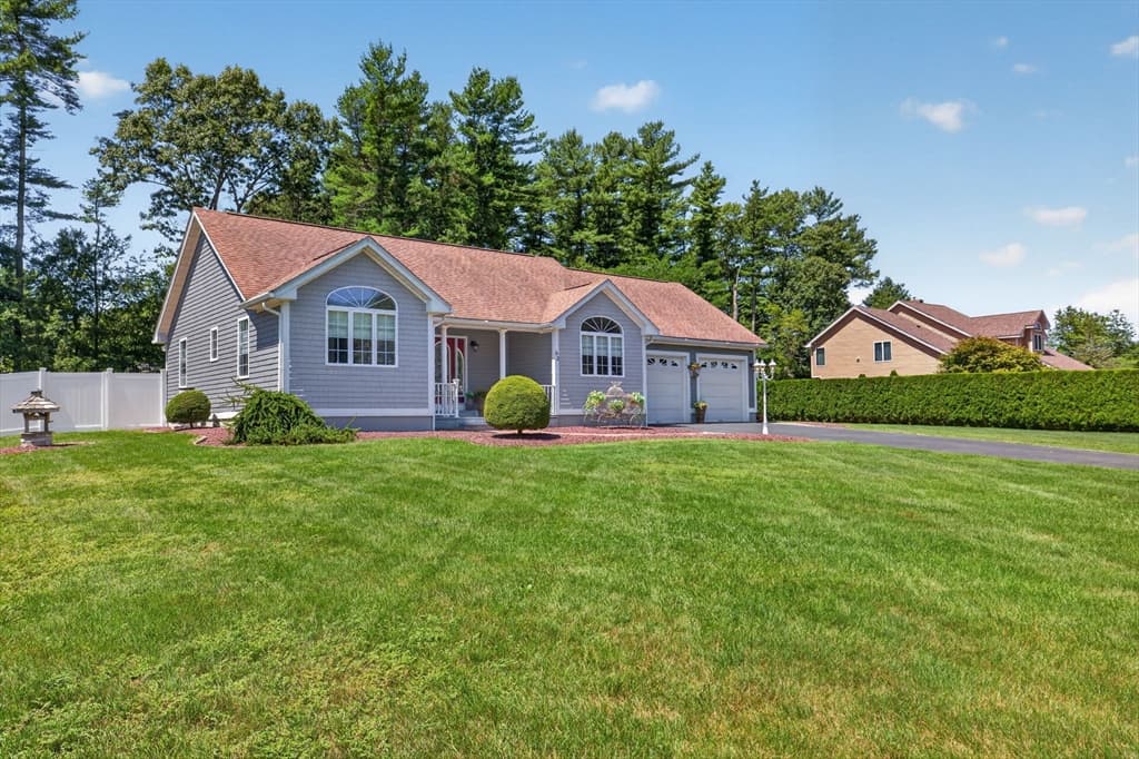 63 Ansel White Dr, Acushnet MA 02743