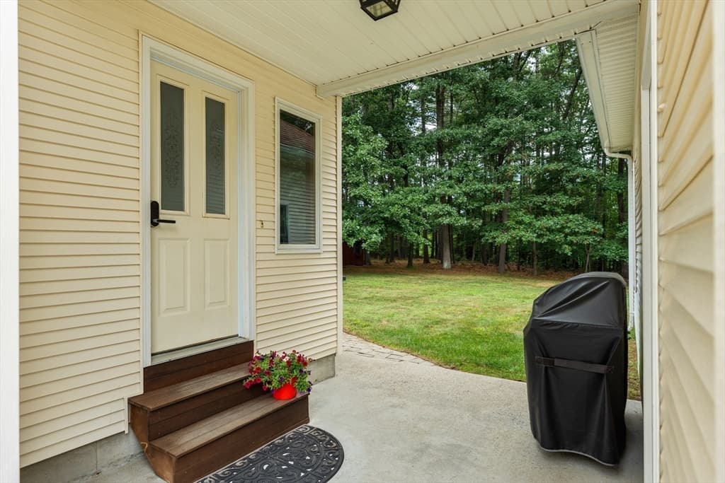 16 Pine Hill Rd, Easthampton MA 01027 photo 5