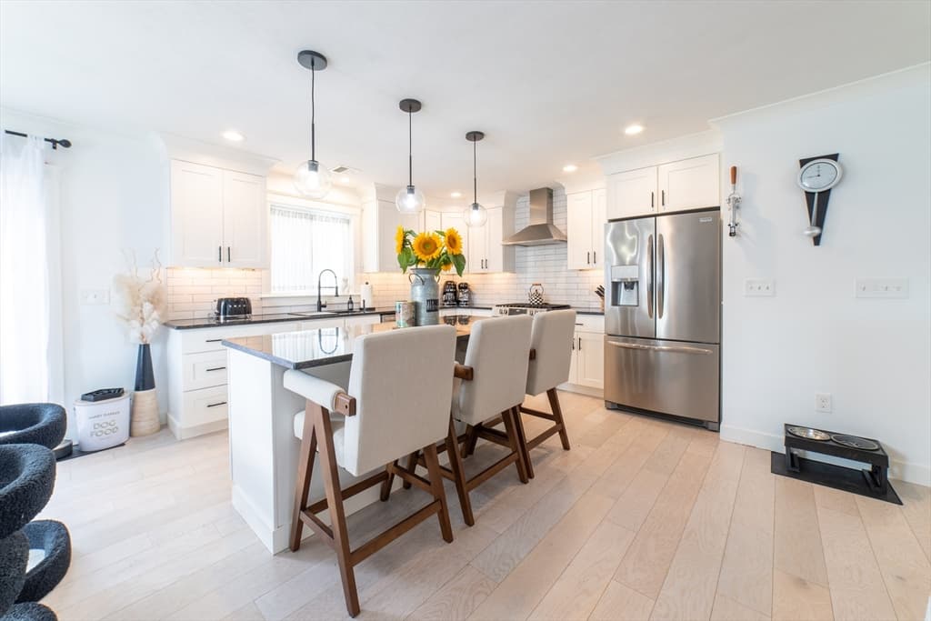 29 Phyllis Rd, Taunton MA 02780 photo 3