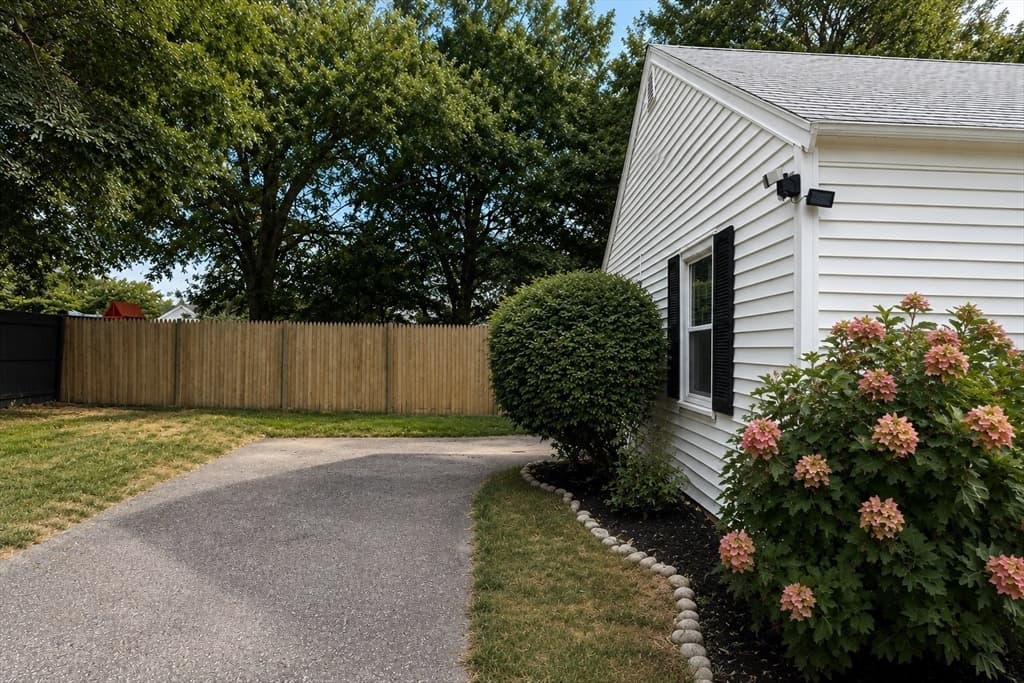 20 Rayburn Rd, Stoughton MA 02072 photo 16