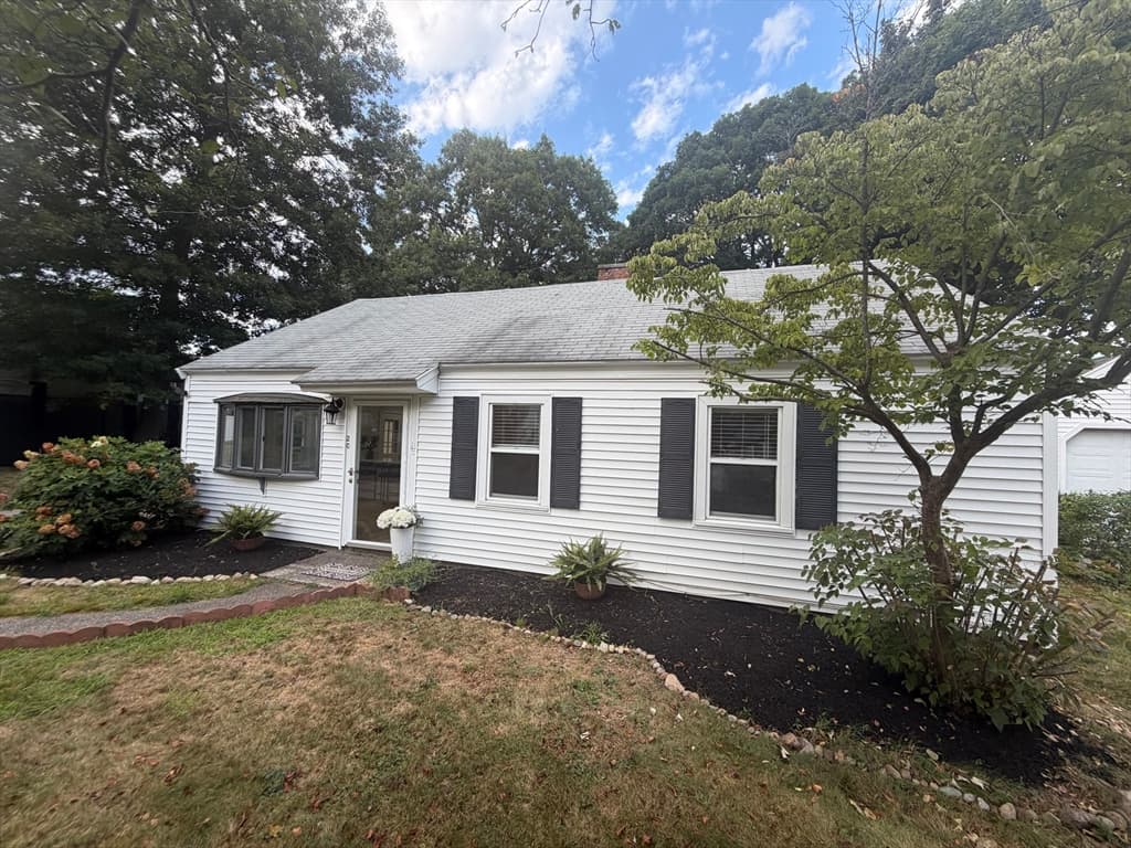 20 Rayburn Rd, Stoughton MA 02072