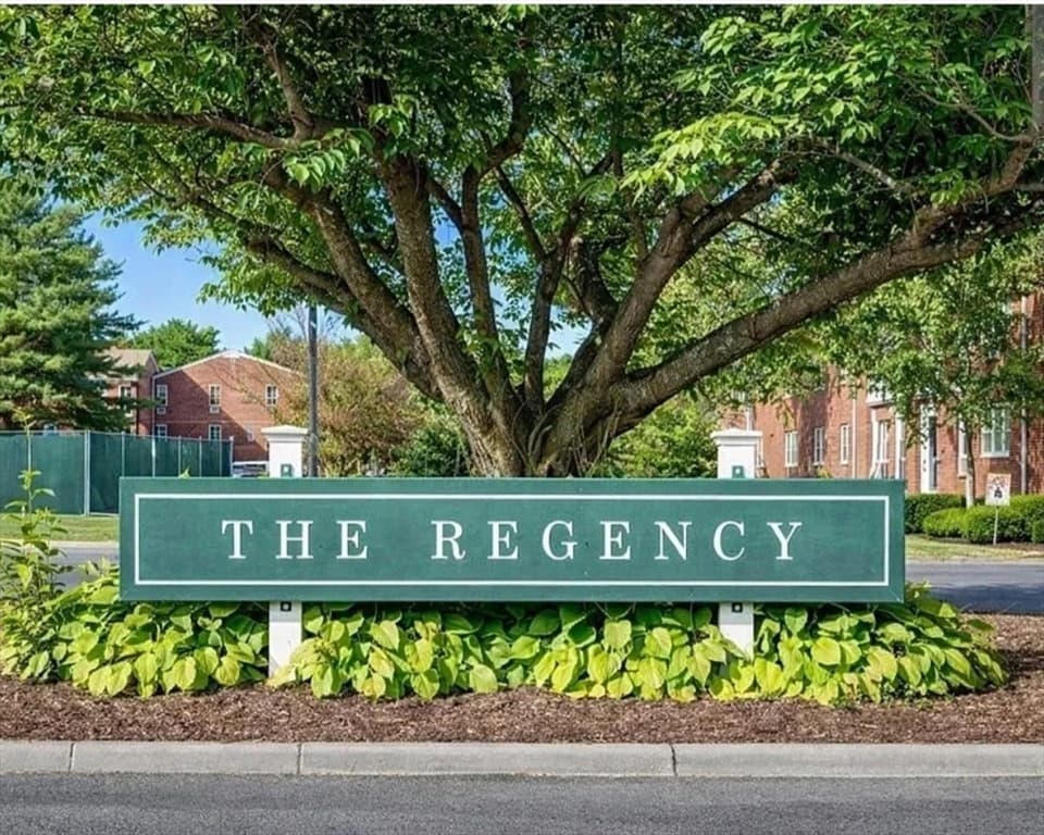 164 Regency Park Dr # 164, Agawam MA 01001