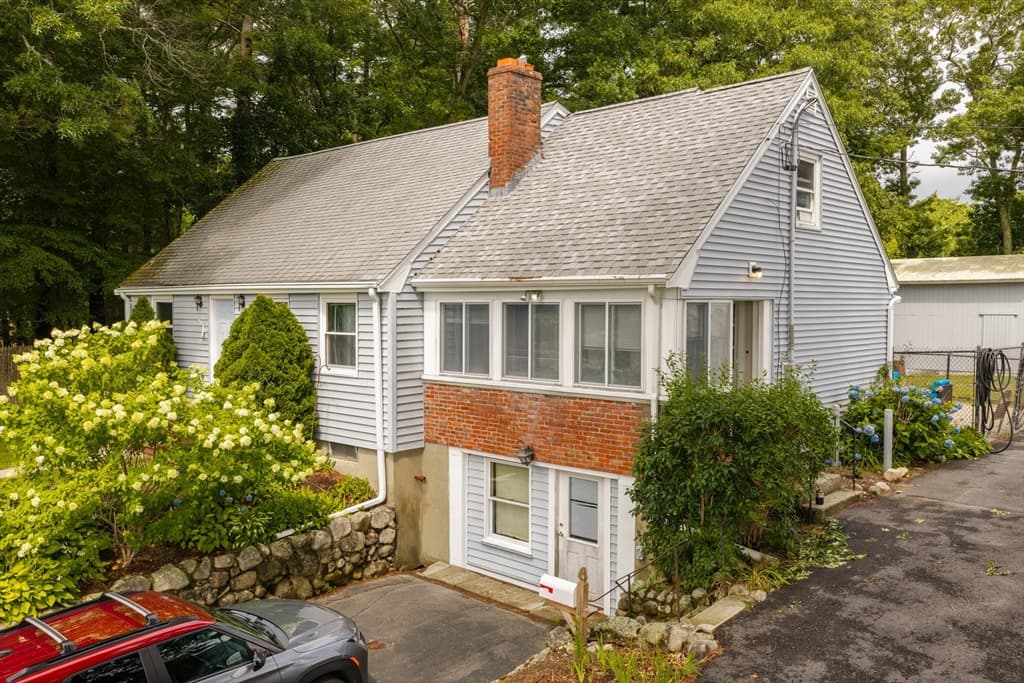 1154 Washington St, Hanover MA 02339 photo 2