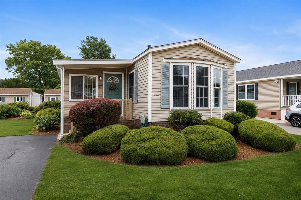 7 Robert Rd, Plainville MA 02762